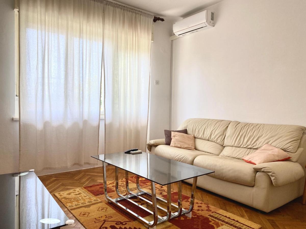 Apartment Lily In Close To The