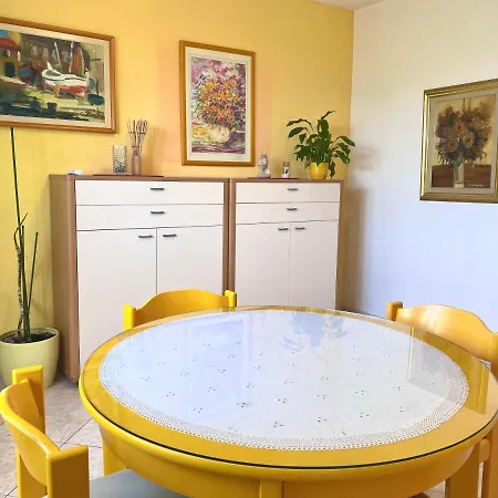 Apartment Lily In Rijeka Close To The Beach Exterior photo